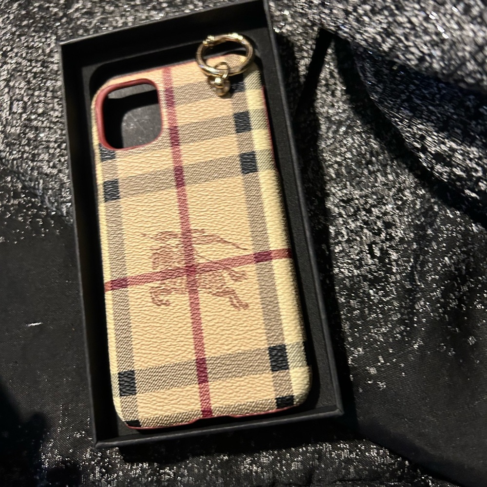 Black burgundy flannel Burberry phone case